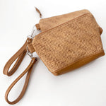 Load image into Gallery viewer, Wristlet in Raffia Weave and Camel
