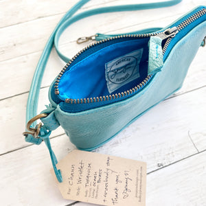 Wristlet in Turquoise