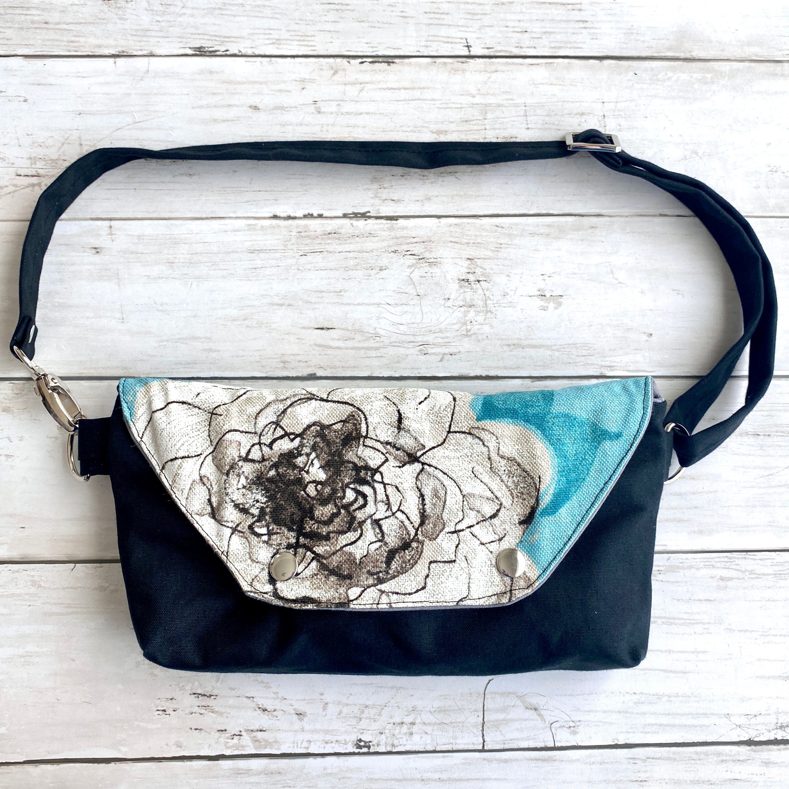 Traveler Fanny Pack in Blue Begonia and Black